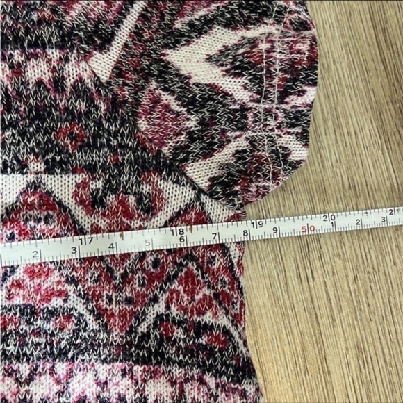 Absolutely Famous Aztec Print Short Sleeve Top Size M - Picture 7 of 8